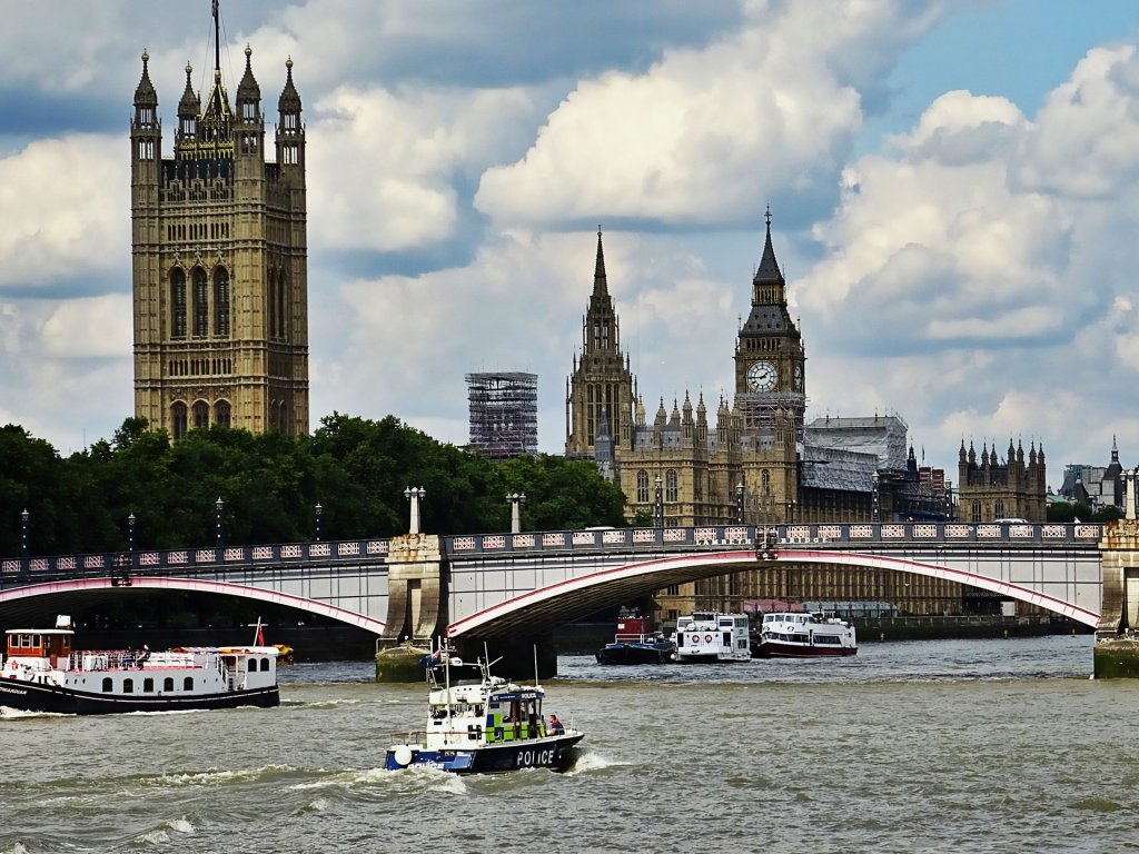 Panorama sur la Tamise avec Westminster et Big Ben